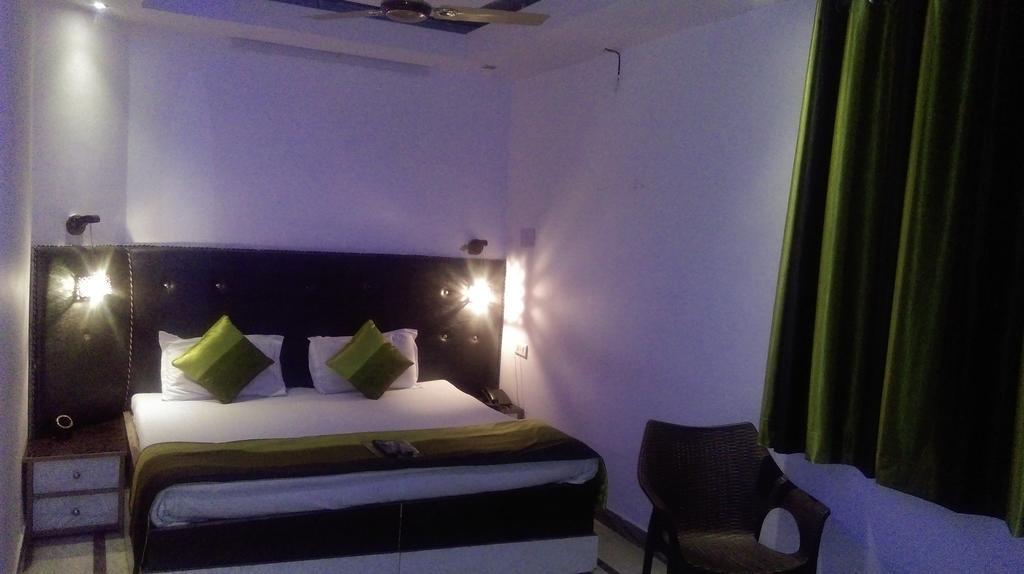 Akash Continental Hotell Rishīkesh Eksteriør bilde