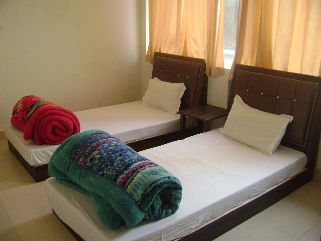Akash Continental Hotell Rishīkesh Eksteriør bilde